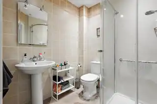 Apt 2 Knockdene ManorImage 14