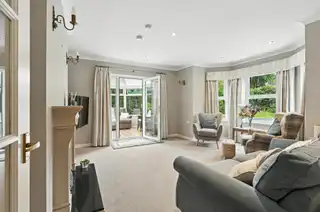 Apt 2 Knockdene ManorImage 3
