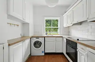 Flat 3, 378 Belmont RoadImage 9