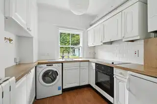 Flat 3, 378 Belmont RoadImage 8