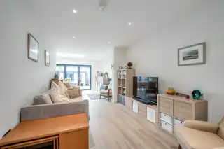 61 Martinez AvenueImage 11