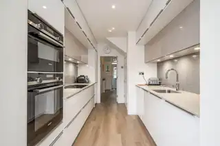 61 Martinez AvenueImage 13