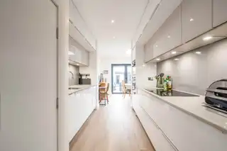 61 Martinez AvenueImage 7