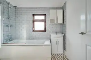 10 Bloomfield GardensImage 19