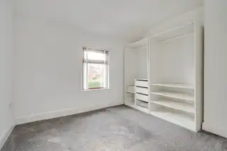 10 Bloomfield GardensImage 17