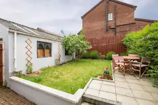 10 Bloomfield GardensImage 21