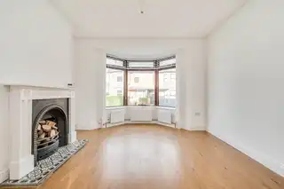 10 Bloomfield GardensImage 5
