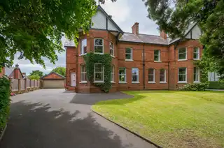 Image 1 for 545 Upper Newtownards Road