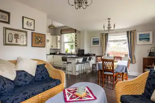 2 Belmont ParkImage 18