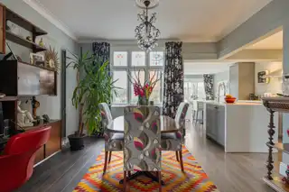 53 Irwin CrescentImage 6