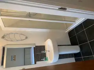 Apt 4 GlencairnImage 11