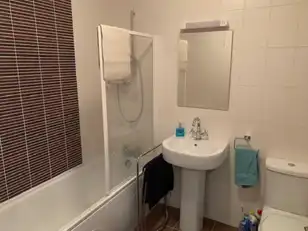 Apt 4 GlencairnImage 10