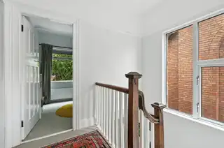 35 Belmont ParkImage 10