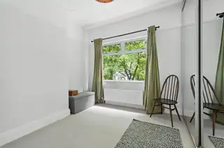 35 Belmont ParkImage 12
