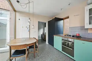 35 Belmont ParkImage 8