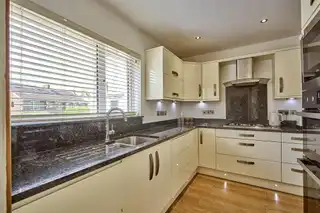 24 Palace GroveImage 8
