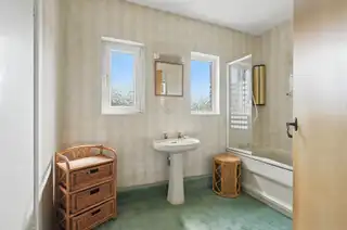 253 Holywood RoadImage 17