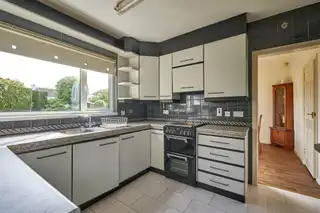 4 Invergarry AvenueImage 8