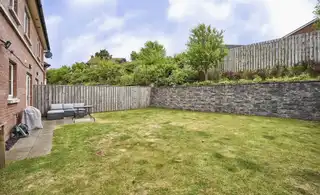 11 Lynn Hall GardensImage 20