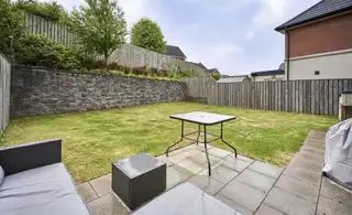 11 Lynn Hall GardensImage 17