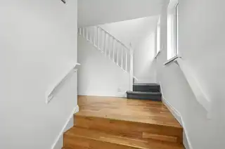 8 Riverside AvenueImage 3