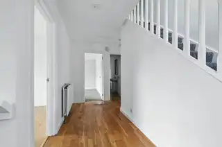 8 Riverside AvenueImage 4