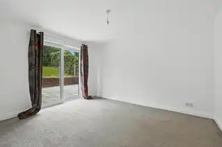 8 Riverside AvenueImage 13