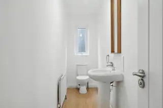 8 Riverside AvenueImage 8