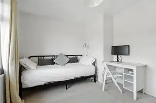 3 Palace GroveImage 12
