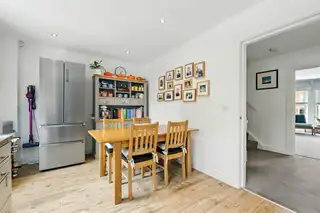 25 Demesne GateImage 8