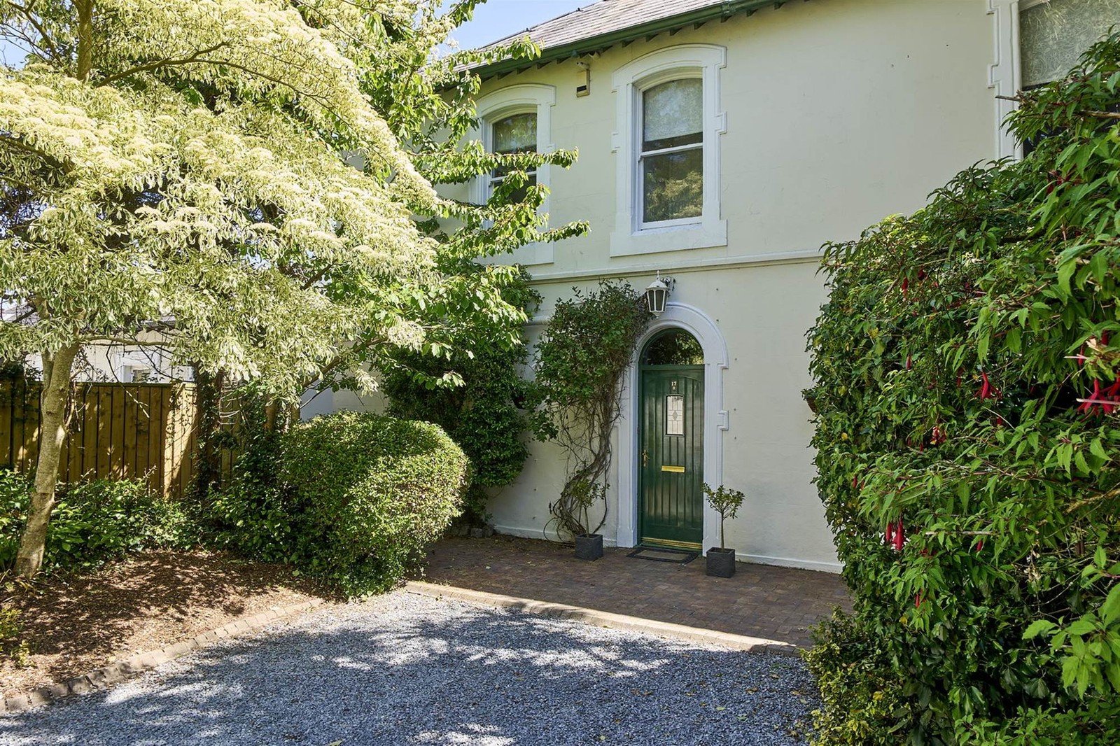 Properties for Sale in Helen's Bay