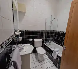 10 Stag Lodge ApartmentsImage 6