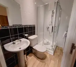10 Stag Lodge ApartmentsImage 3