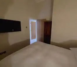 10 Stag Lodge ApartmentsImage 5