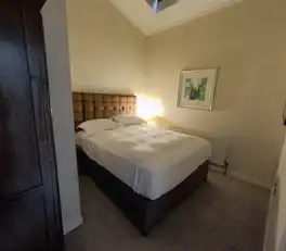 10 Stag Lodge ApartmentsImage 4
