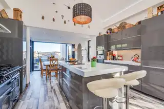 18 Hillsborough RoadImage 12