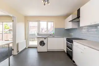 4 Moorland ParkImage 6