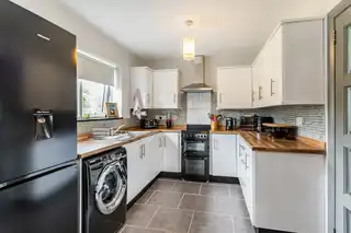 11 Camlin GardensImage 19