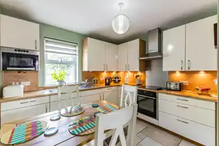 11 Camlin GardensImage 8