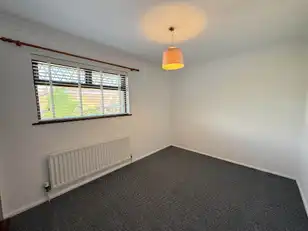 14 Hillview GardensImage 12
