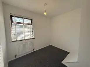 14 Hillview GardensImage 13
