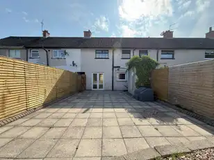 14 Hillview GardensImage 15