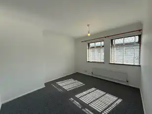 14 Hillview GardensImage 11