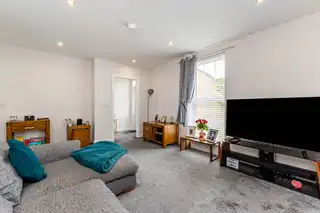 Apt 2, 47 Ayrshire RoadImage 7
