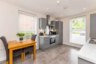 Apt 2, 47 Ayrshire RoadImage 9