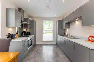Apt 2, 47 Ayrshire RoadImage 11
