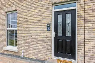 Apt 2, 47 Ayrshire RoadImage 3