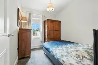 16 Fairfields ManorImage 20