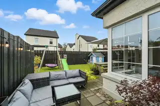 16 Fairfields ManorImage 28
