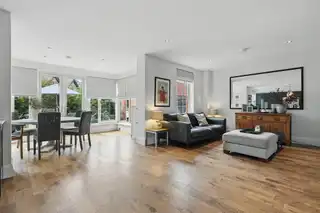 58 Oakfield ParkImage 13
